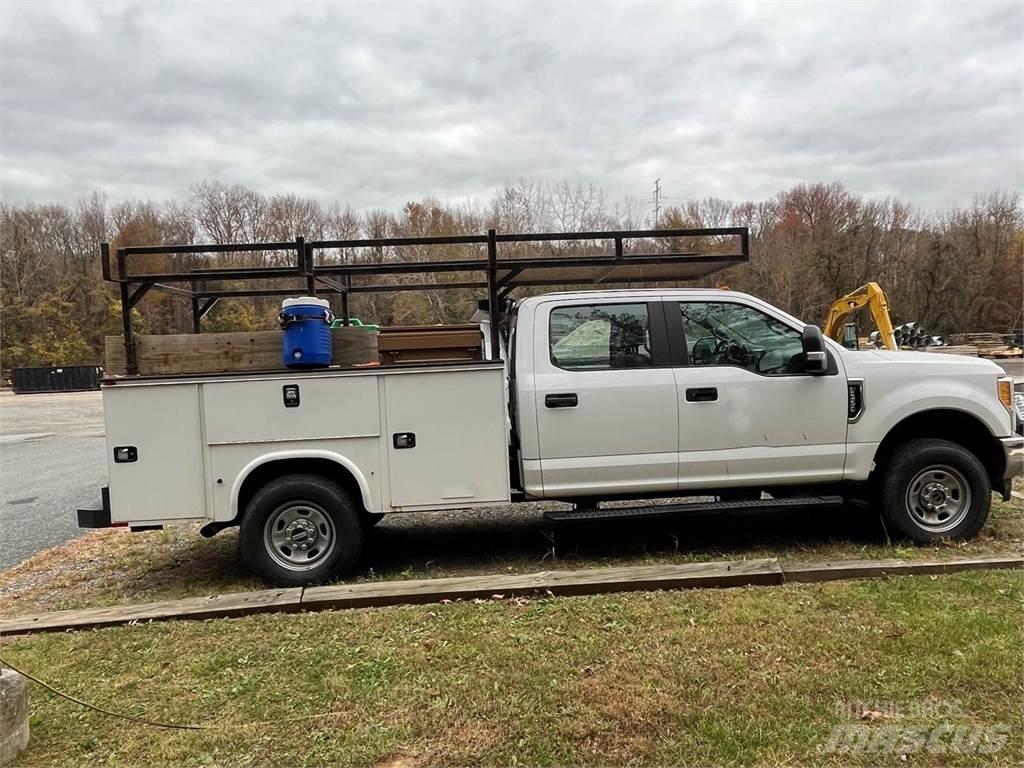 Ford F-350 多目的／汎用車両