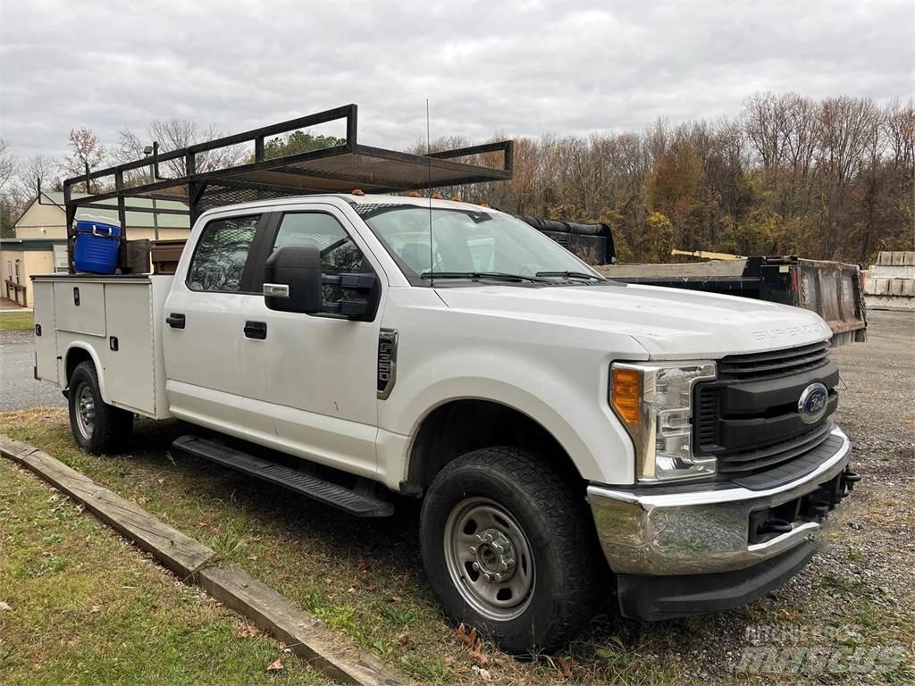 Ford F-350 多目的／汎用車両