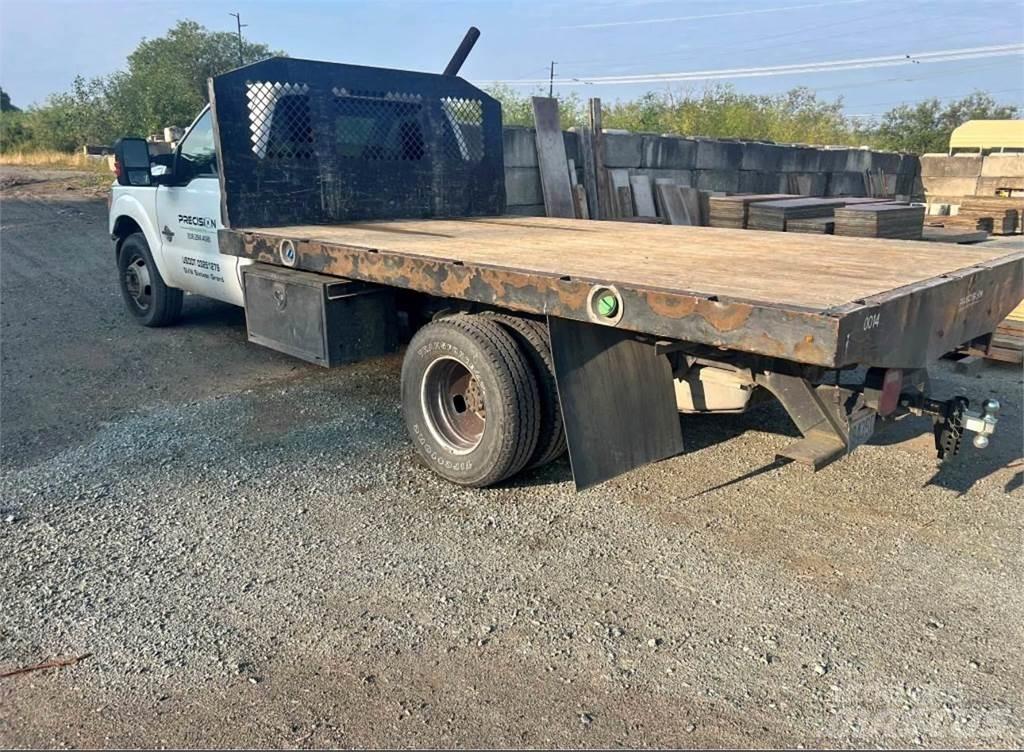 Ford F-350 平ボディー
