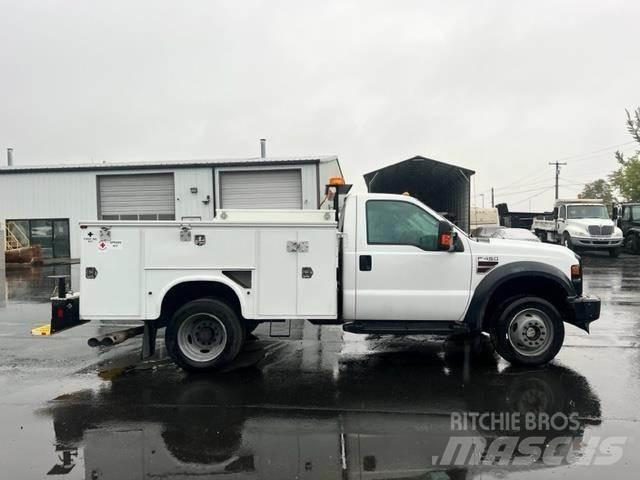 Ford F-450 多目的／汎用車両