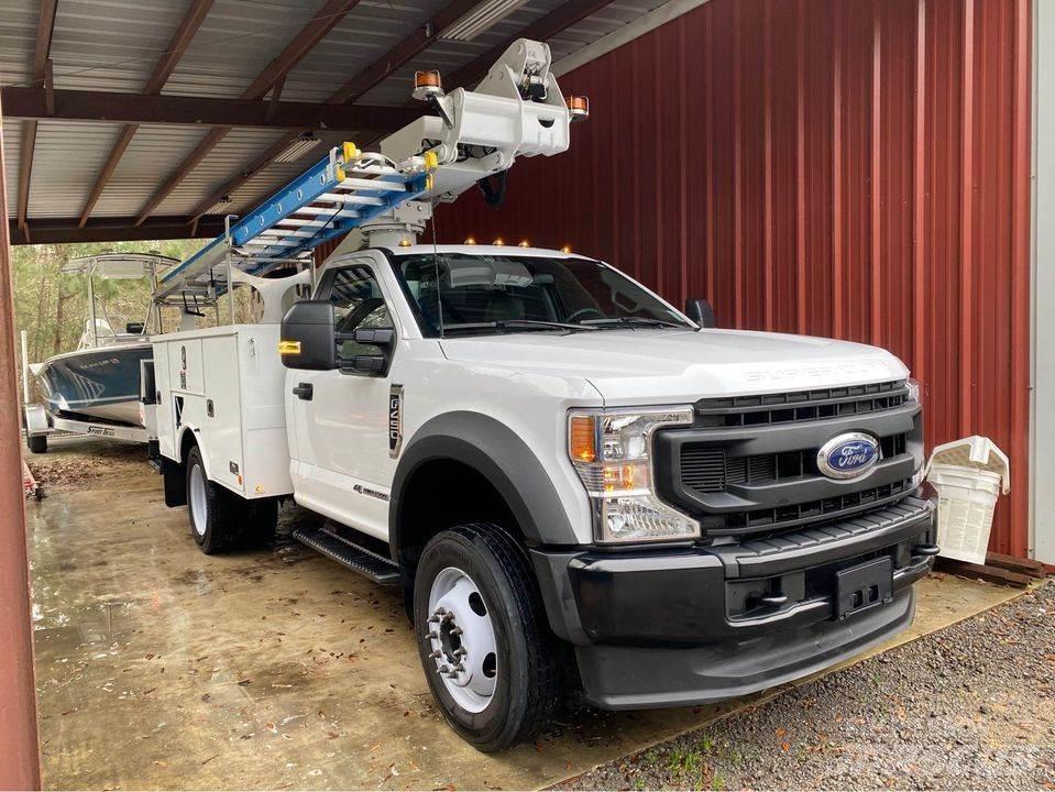 Ford F-450 トラック高所作業車