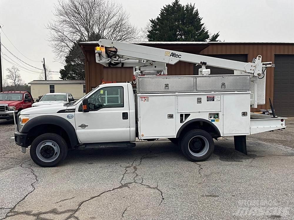Ford F-450 トラック高所作業車