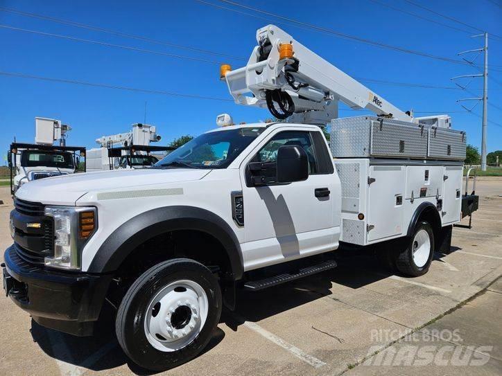Ford F-450 トラック高所作業車