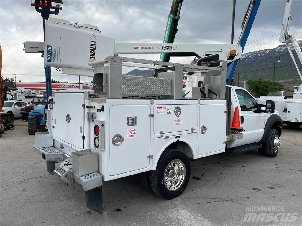 Ford F-450 トラック高所作業車