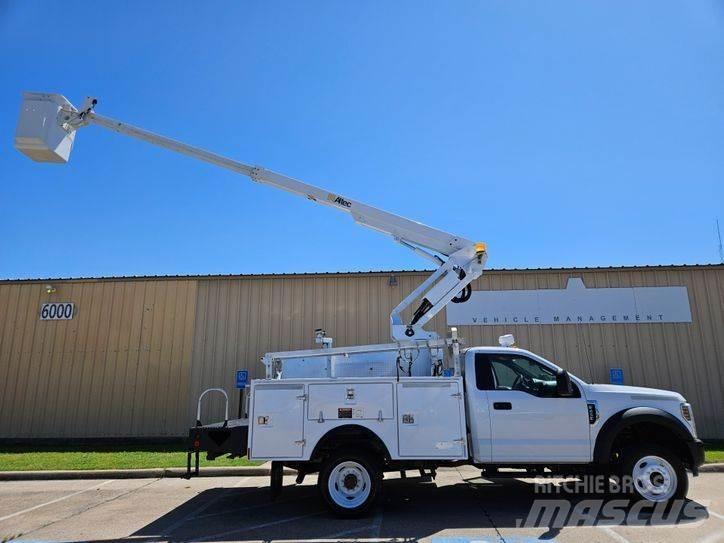 Ford F-450 トラック高所作業車