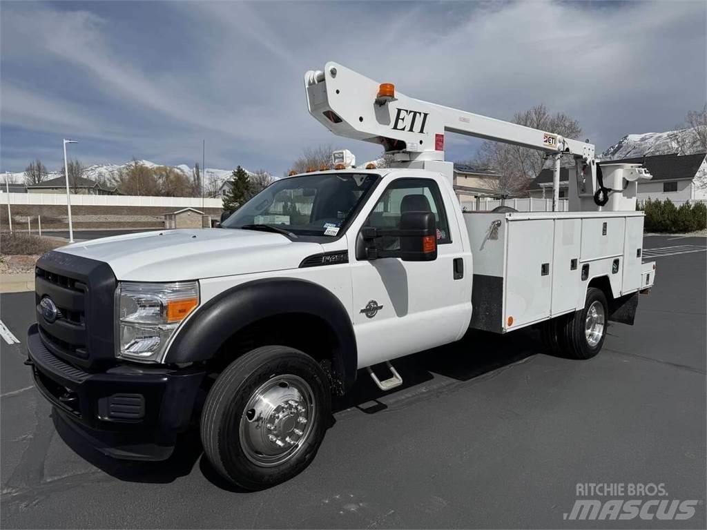 Ford F-450 トラック高所作業車