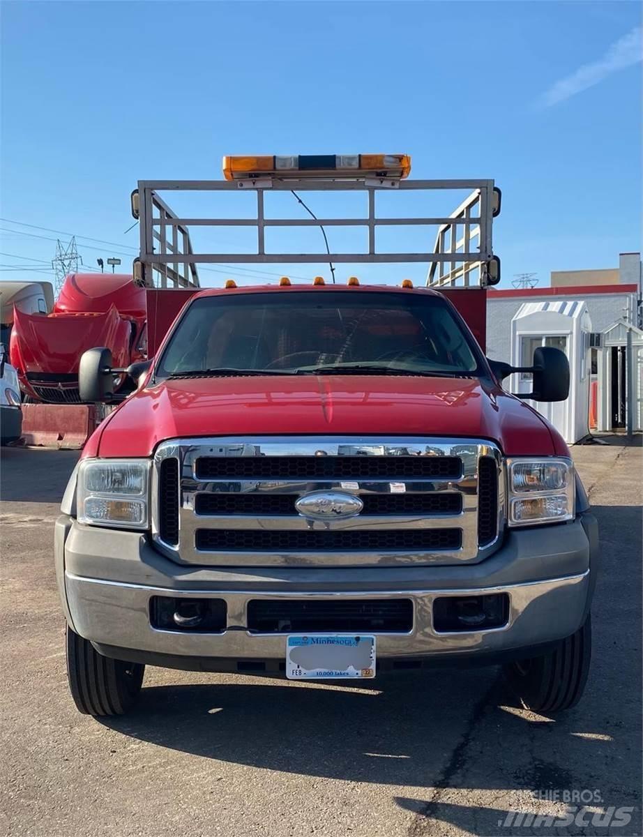 Ford F-550 多目的／汎用車両