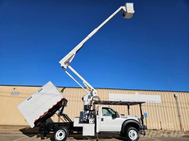 Ford F-550 トラック高所作業車
