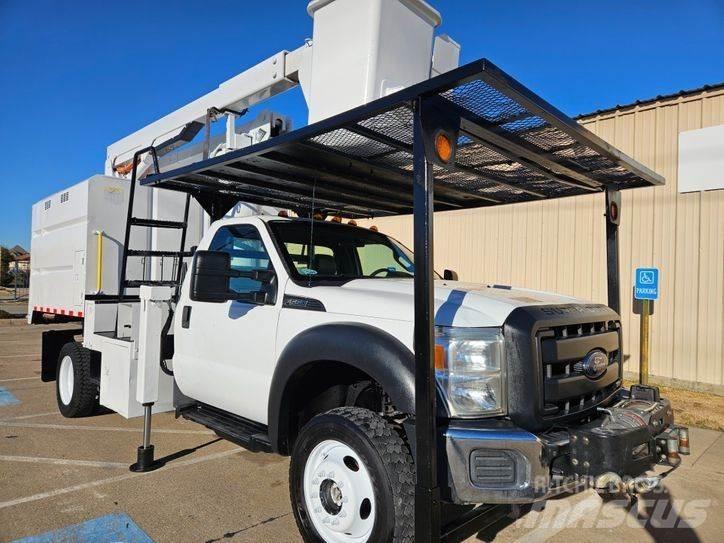Ford F-550 トラック高所作業車