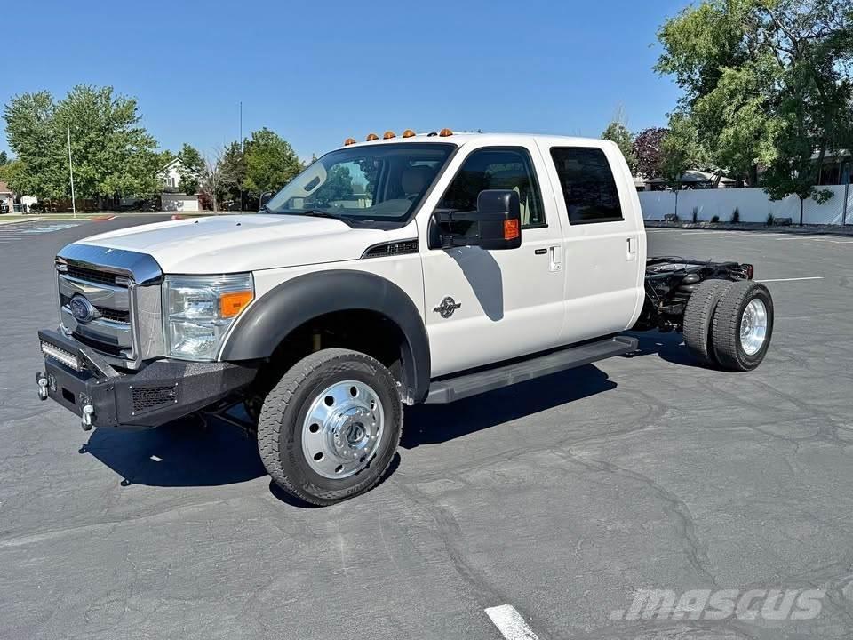 Ford F-550 キャブ付きシャーシ