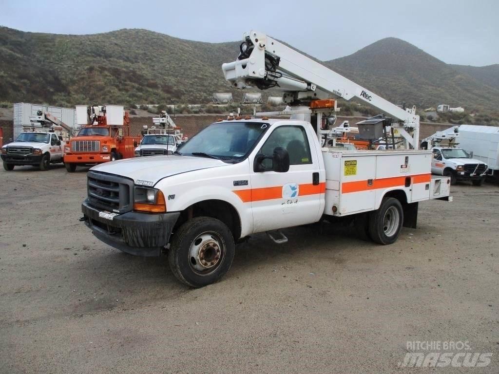 Ford F-550 トラック高所作業車