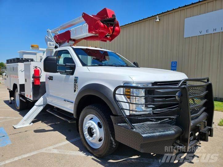 Ford F-550 トラック高所作業車