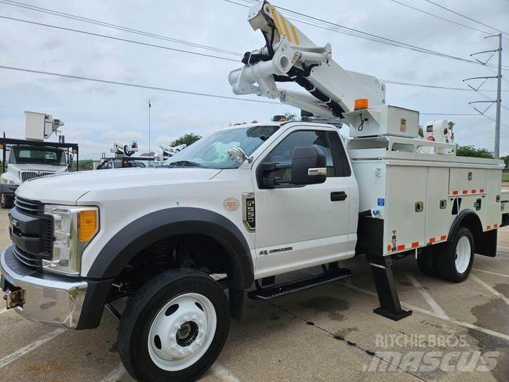Ford F-550 トラック高所作業車