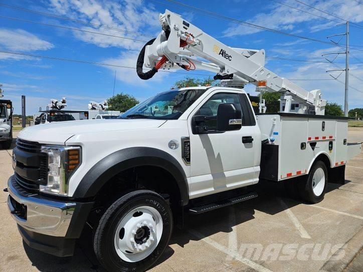 Ford F-550 トラック高所作業車