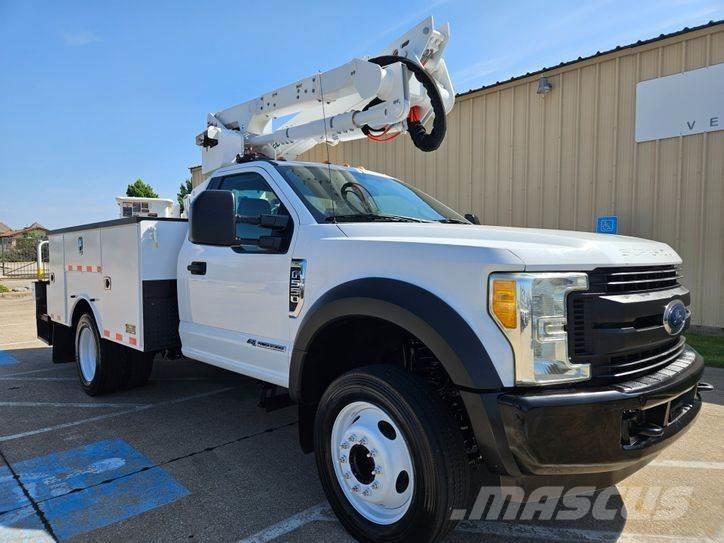 Ford F-550 トラック高所作業車