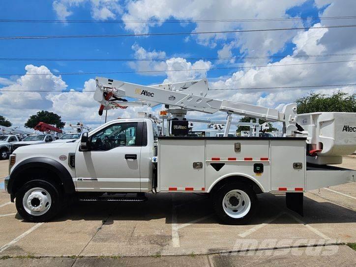 Ford F-550 トラック高所作業車