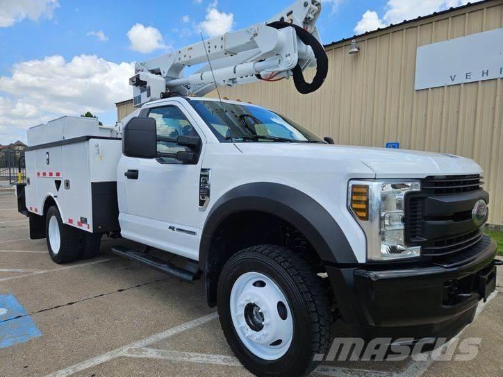 Ford F-550 トラック高所作業車