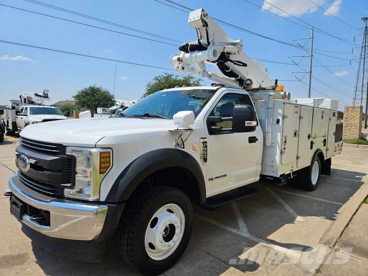 Ford F-550 トラック高所作業車