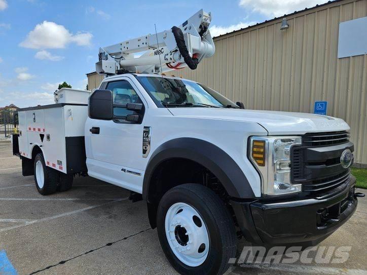 Ford F-550 トラック高所作業車