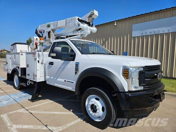 Ford F-550 トラック高所作業車