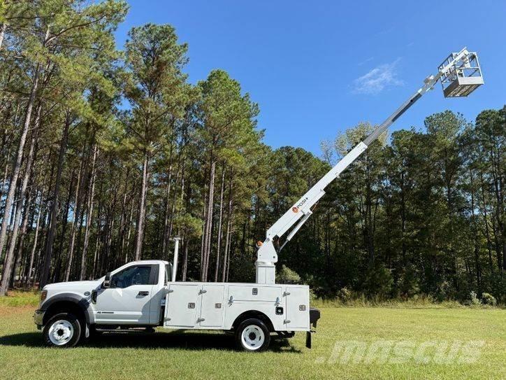 Ford F-550 トラック高所作業車