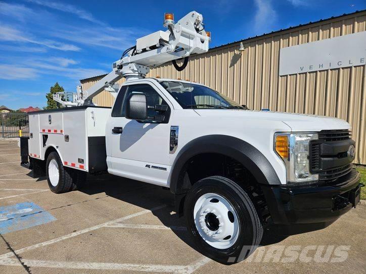 Ford F-550 トラック高所作業車