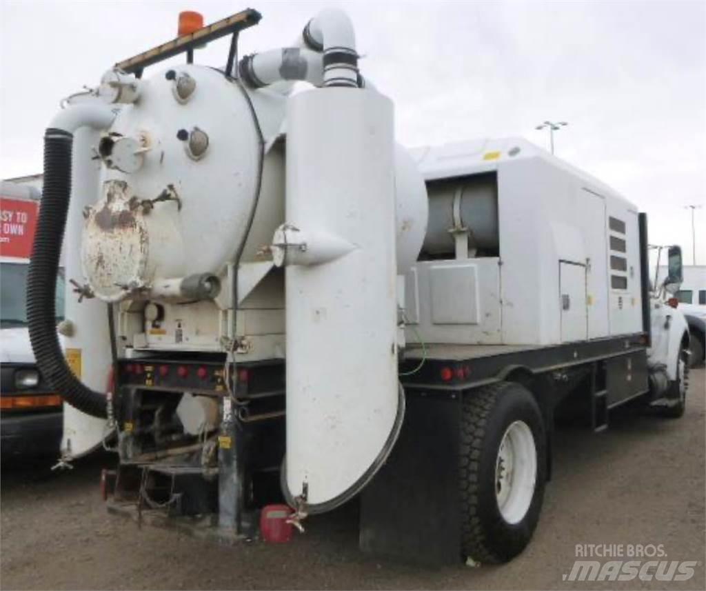 Ford F-650 コンバイン／バキュームトラック
