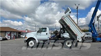Ford F-750 ダンプ