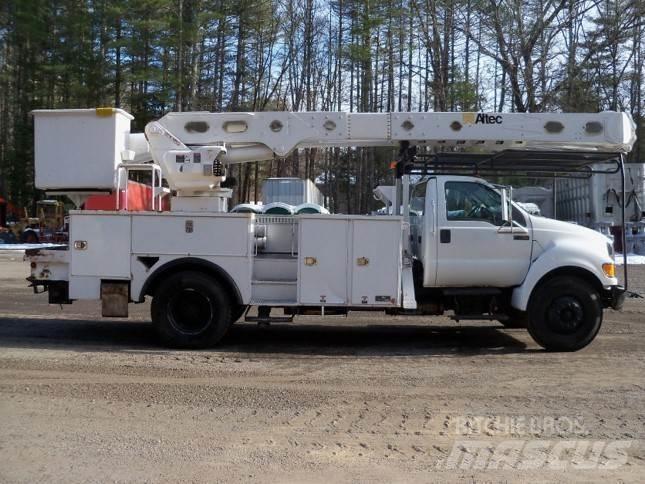Ford F-750 トラック高所作業車