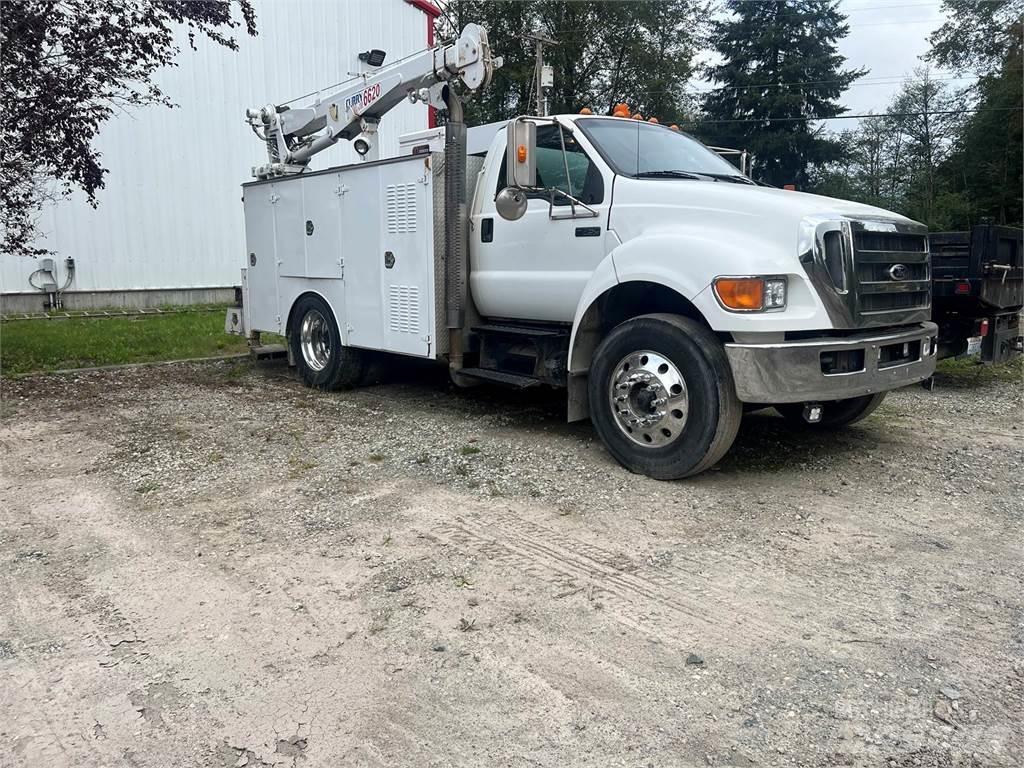 Ford F-750 多目的／汎用車両