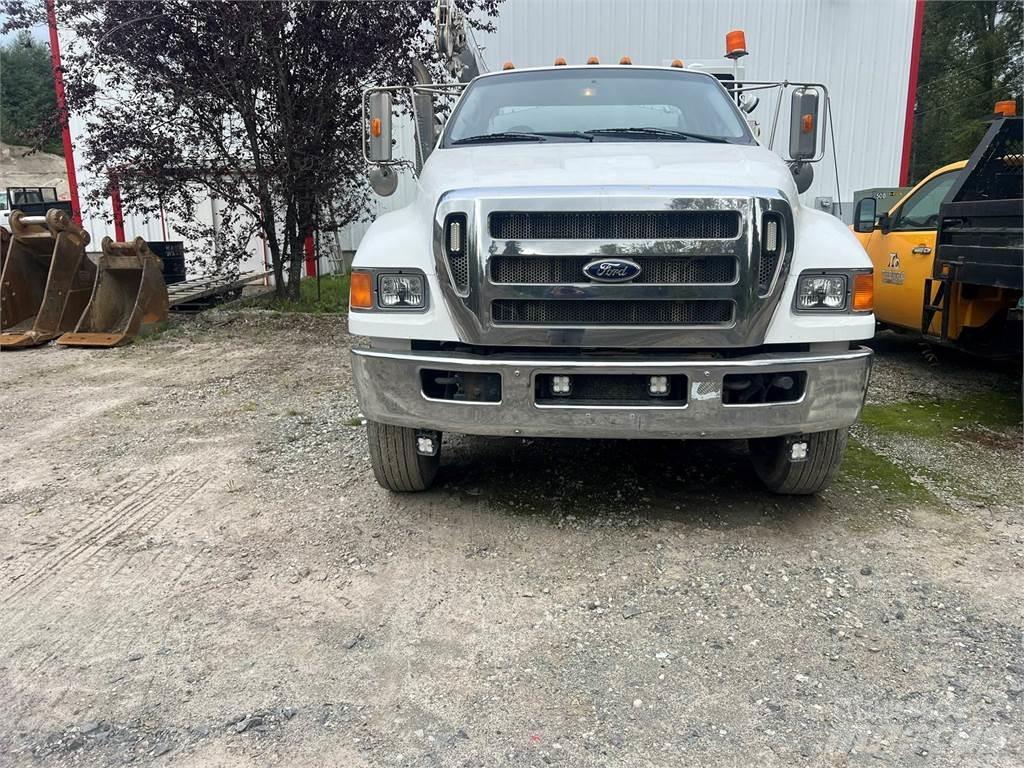 Ford F-750 多目的／汎用車両
