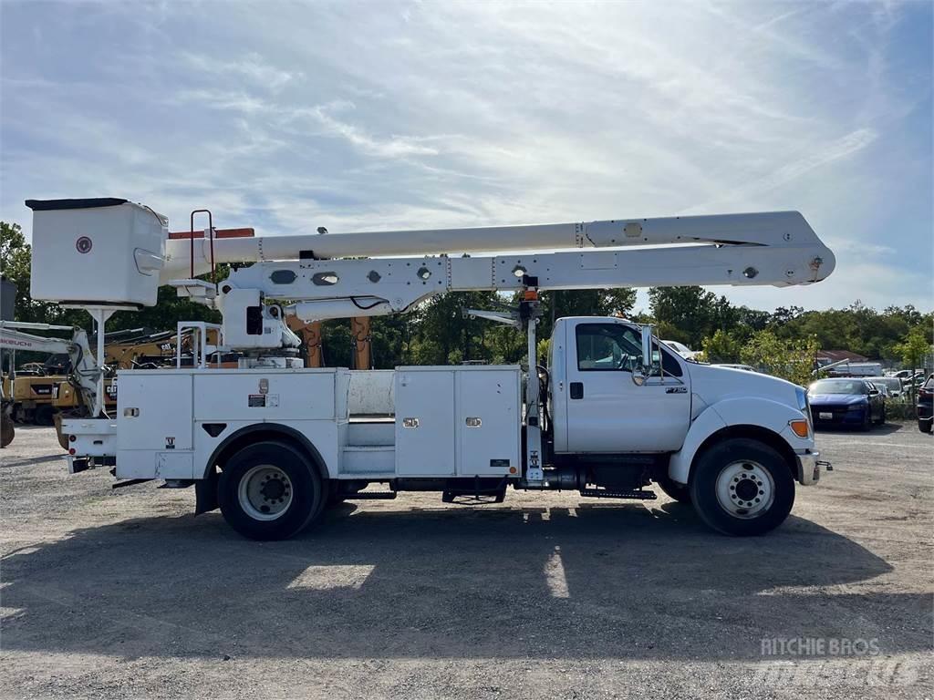Ford F-750 トラック高所作業車