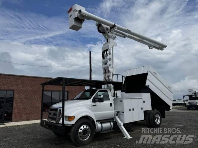 Ford F-750 トラック高所作業車