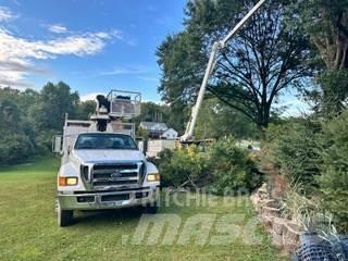 Ford F-750 クレーントラック、ユニック車