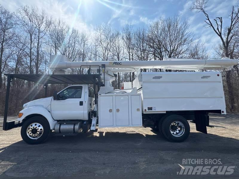 Ford F-750 トラック高所作業車