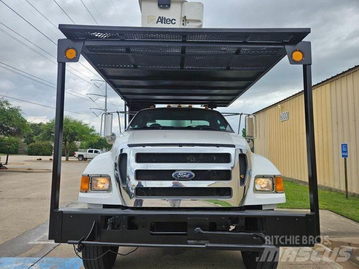 Ford F-750 トラック高所作業車