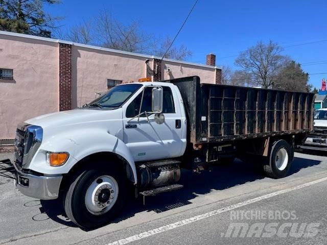 Ford F-750 ダンプ