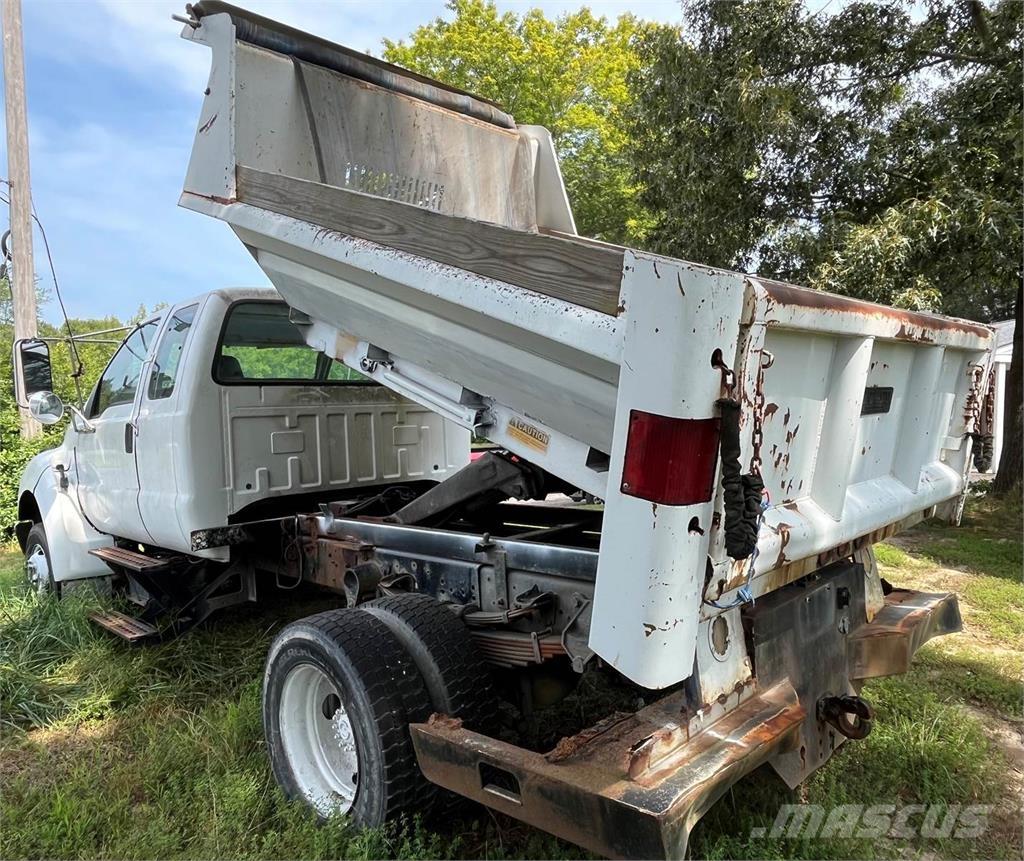 Ford F-750 ダンプ