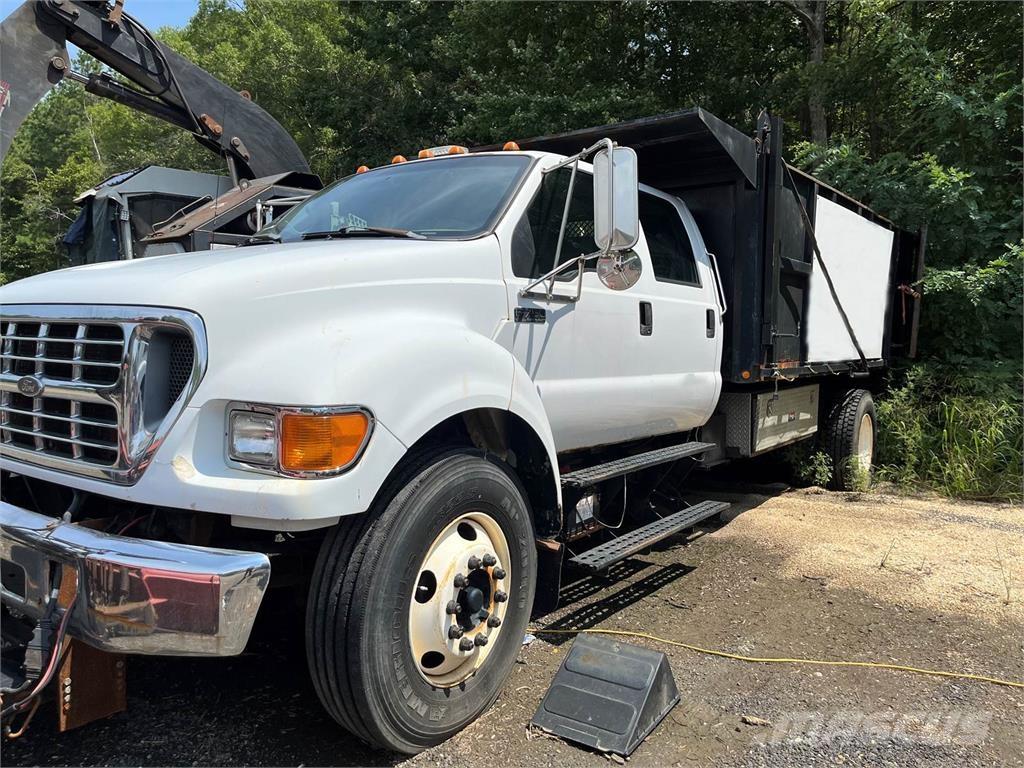 Ford F-750 ダンプ