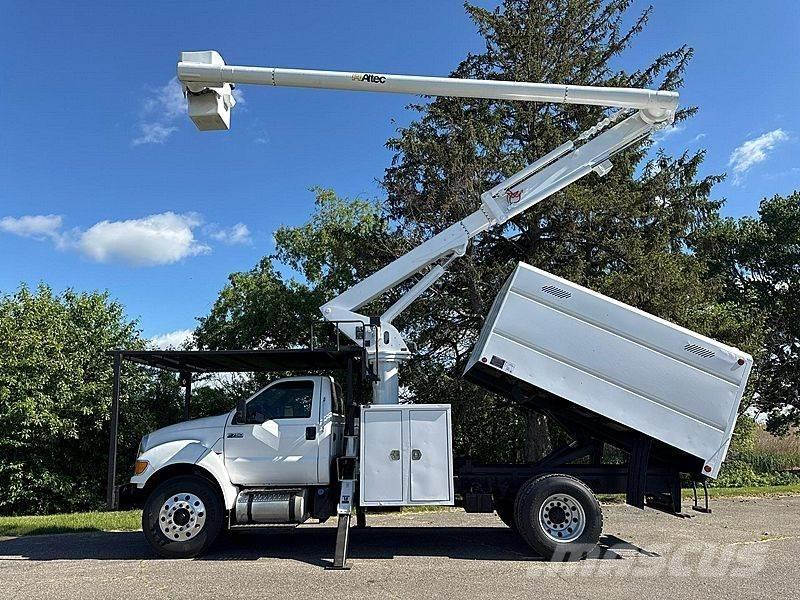 Ford F-750 トラック高所作業車