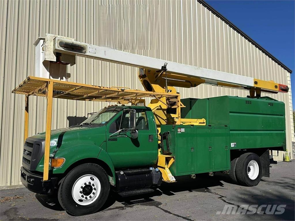 Ford F-750 トラック高所作業車