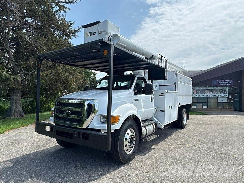 Ford F-750 トラック高所作業車