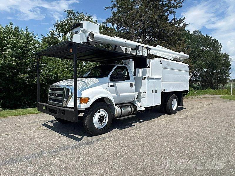 Ford F-750 トラック高所作業車