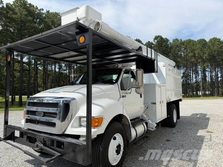 Ford F-750 トラック高所作業車