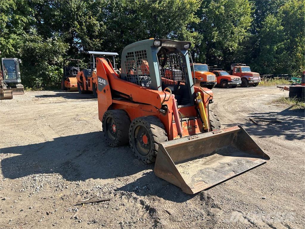 Gehl 5640E クローラーローダー
