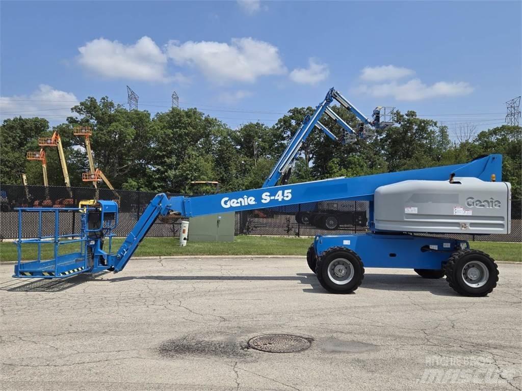 Genie S-45 ブームリフト　直伸型