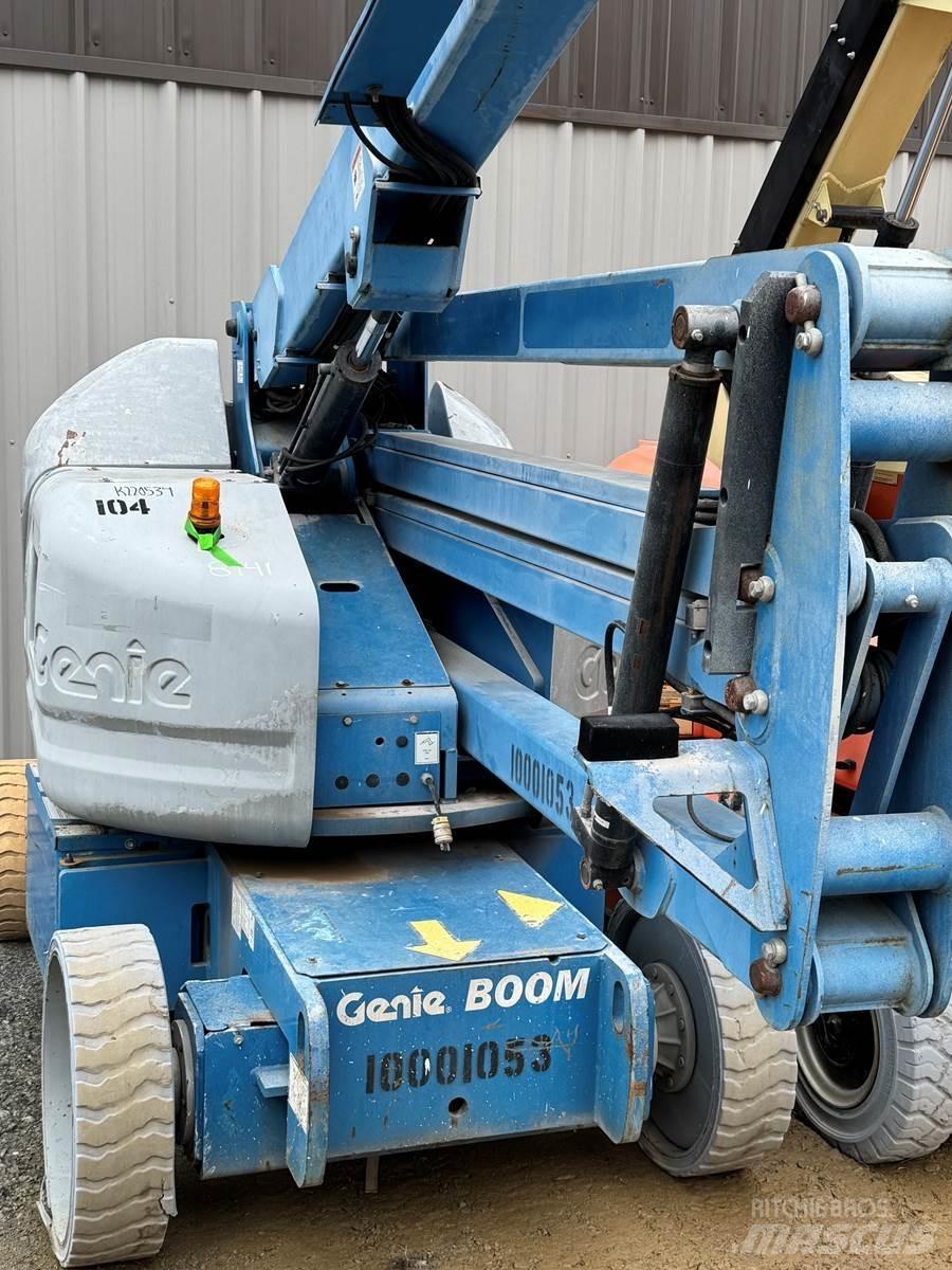 Genie Z45 ブームリフト　屈伸型