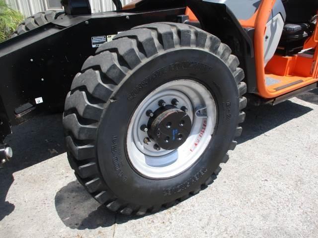 JLG 1055 テレスコーピックハンドラー