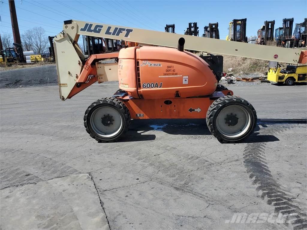 JLG 600AJ ブームリフト　屈伸型