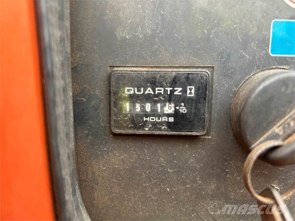 JLG 600AJ ブームリフト　屈伸型